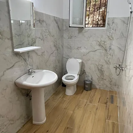 Panthouse Himare