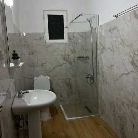 Panthouse * Himare